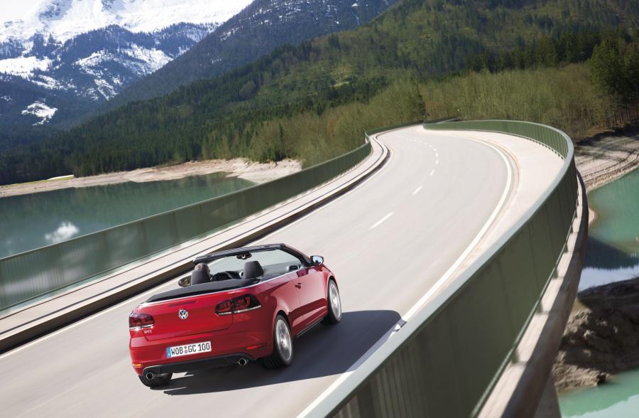 Volkswagen Golf GTi Cabrio 2012 года  (фото 30 из 61)